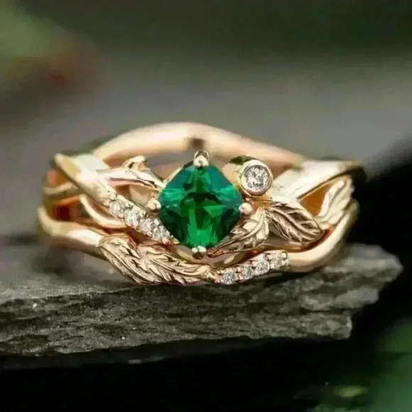 💥Emerald Green Stone Ring Rose Gold Plated Anelli Ring, GPMB1499 - Picture 1 of 6